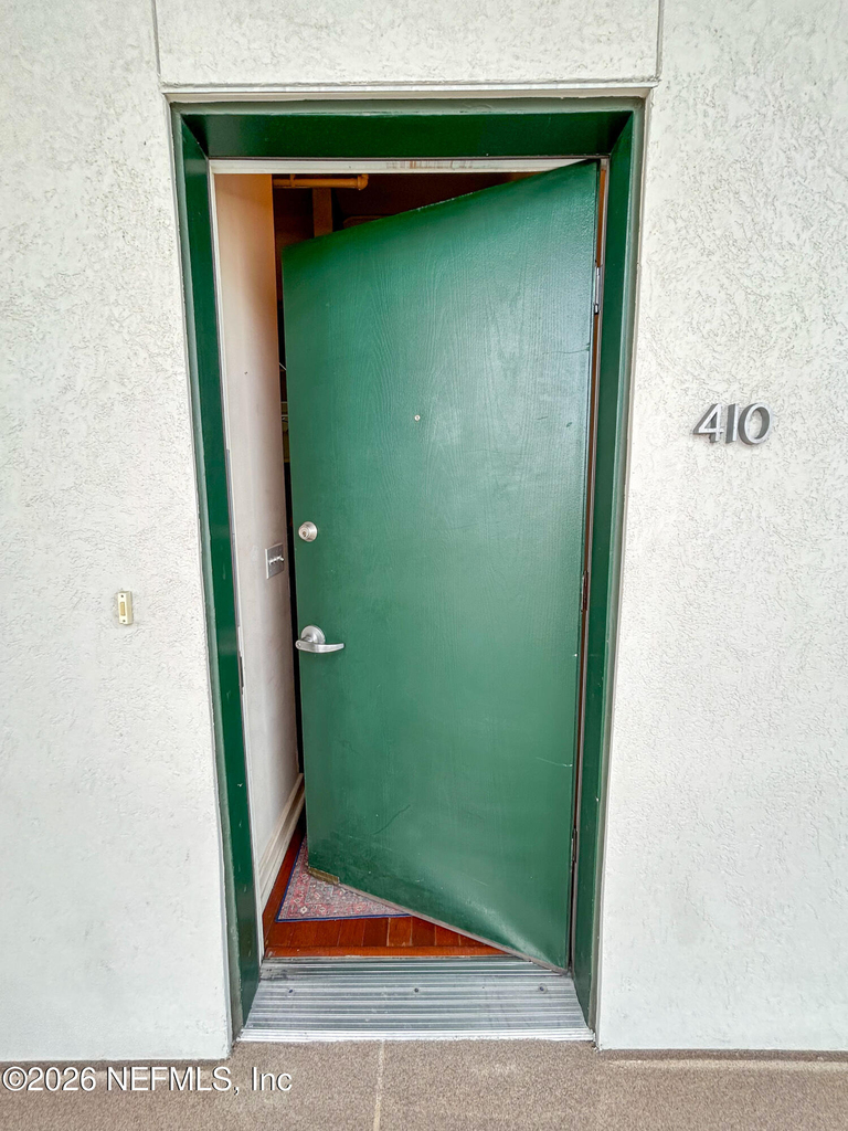 1661 Riverside Avenue - Photo 2