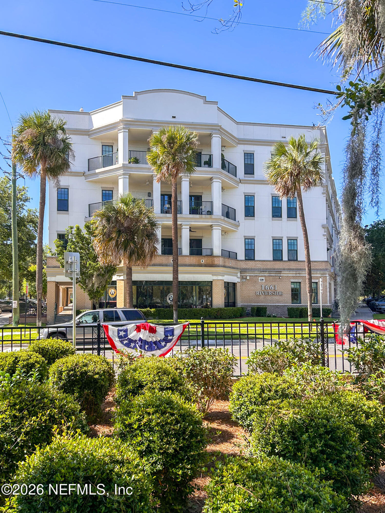1661 Riverside Avenue - Photo 31