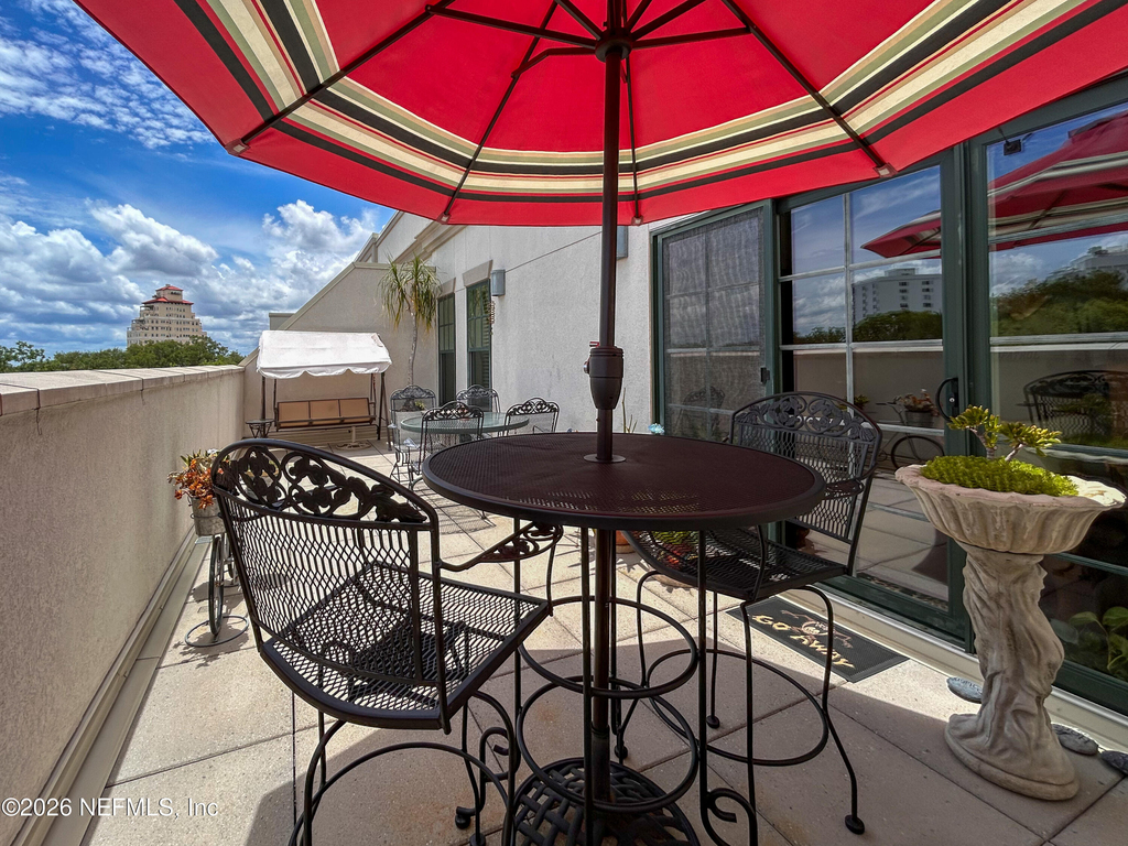 1661 Riverside Avenue - Photo 0