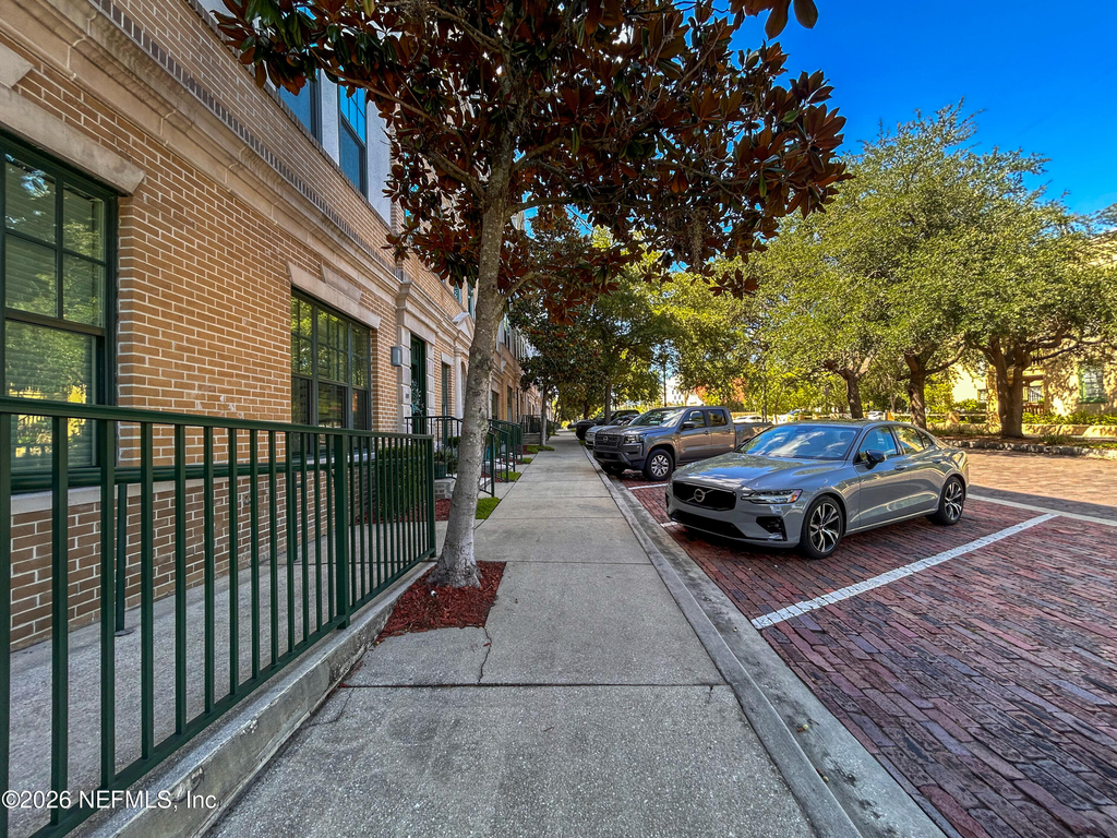1661 Riverside Avenue - Photo 30