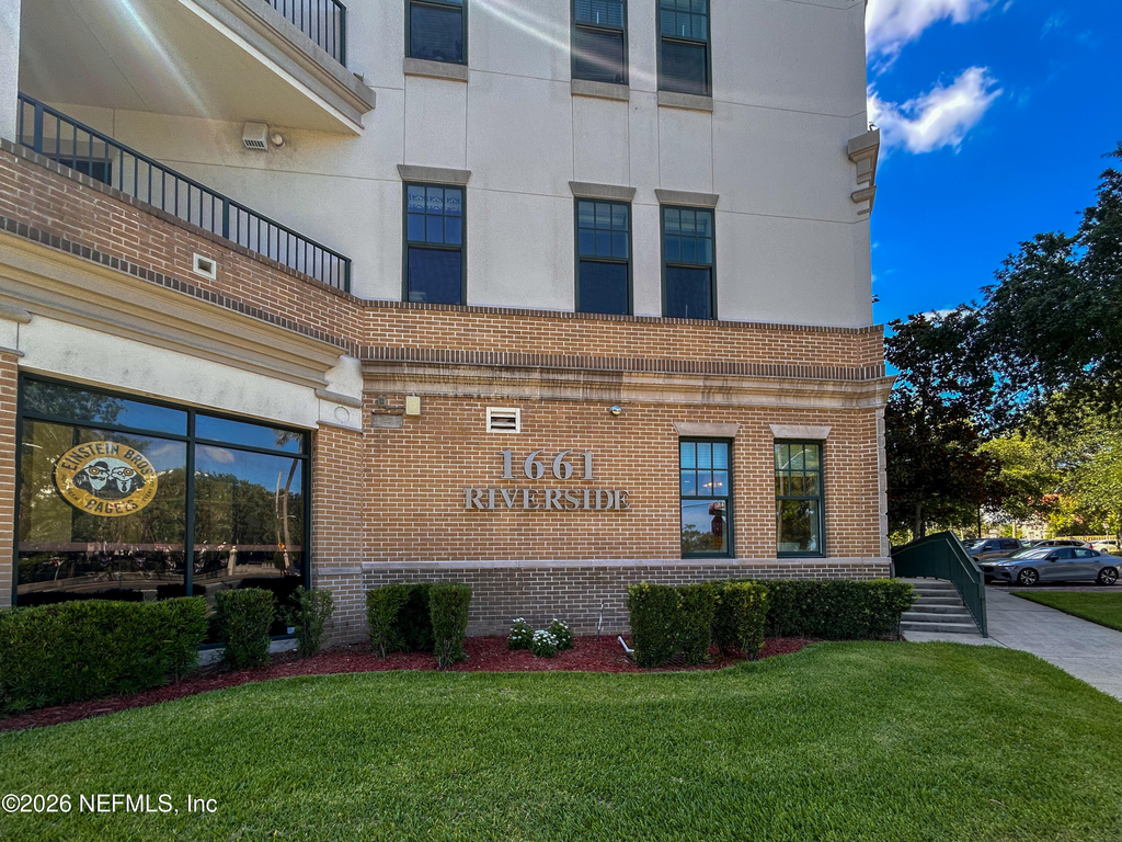 1661 Riverside Avenue - Photo 28