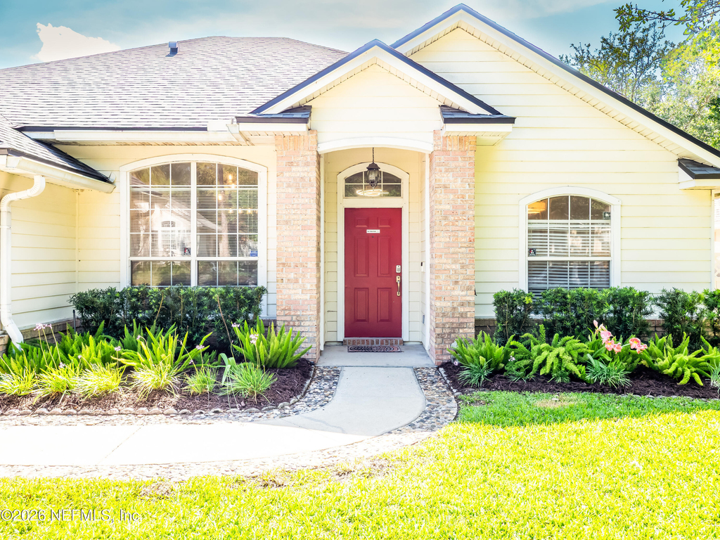 2704 Coachman Lakes Drive - Photo 0