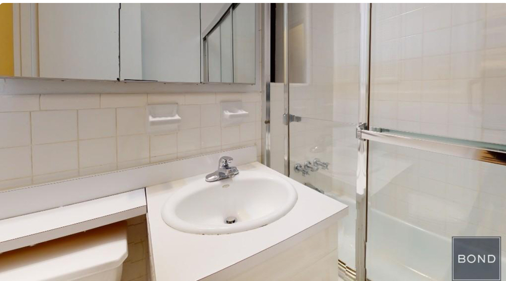 East 83rd Street - Photo 3
