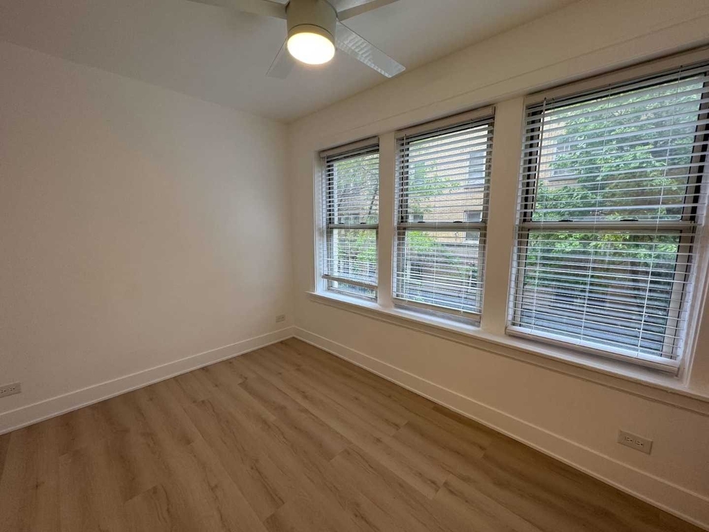 6310 N Artesian Avenue - Photo 4