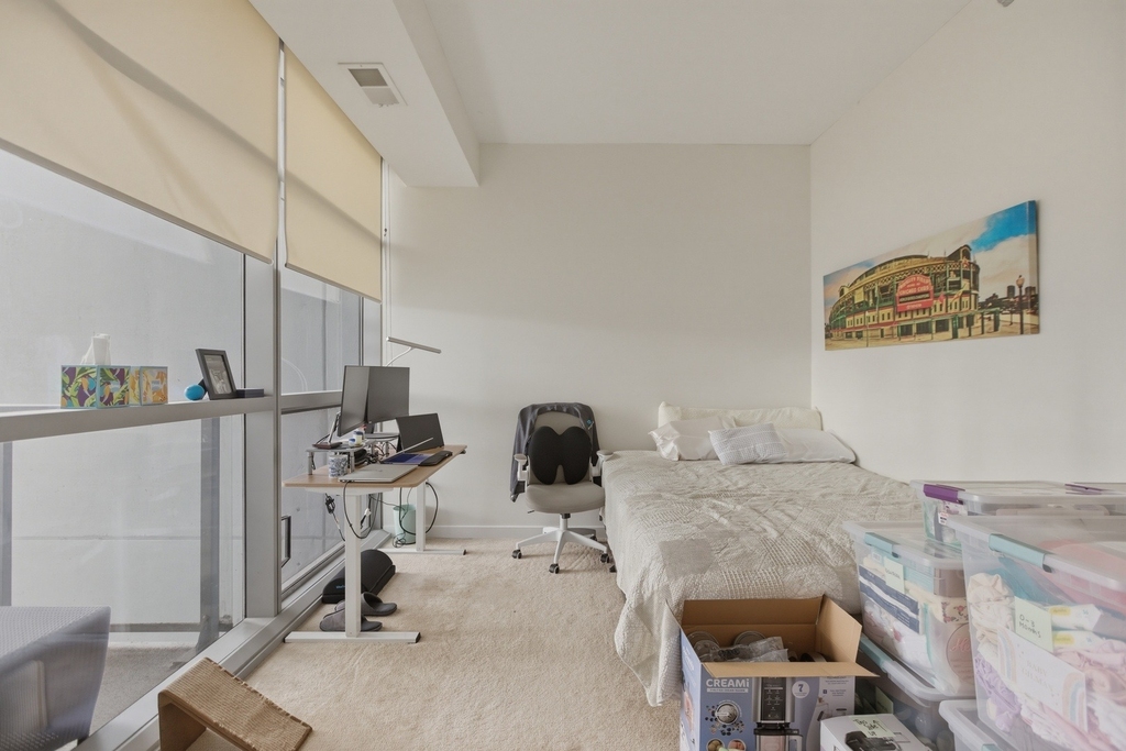 303 W Ohio Street - Photo 8