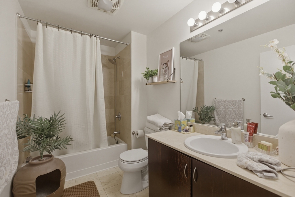 303 W Ohio Street - Photo 9