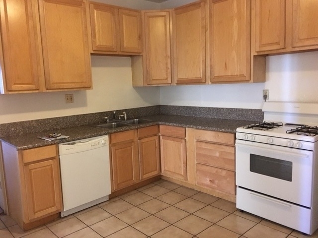 3700 N Southport Avenue - Photo 23