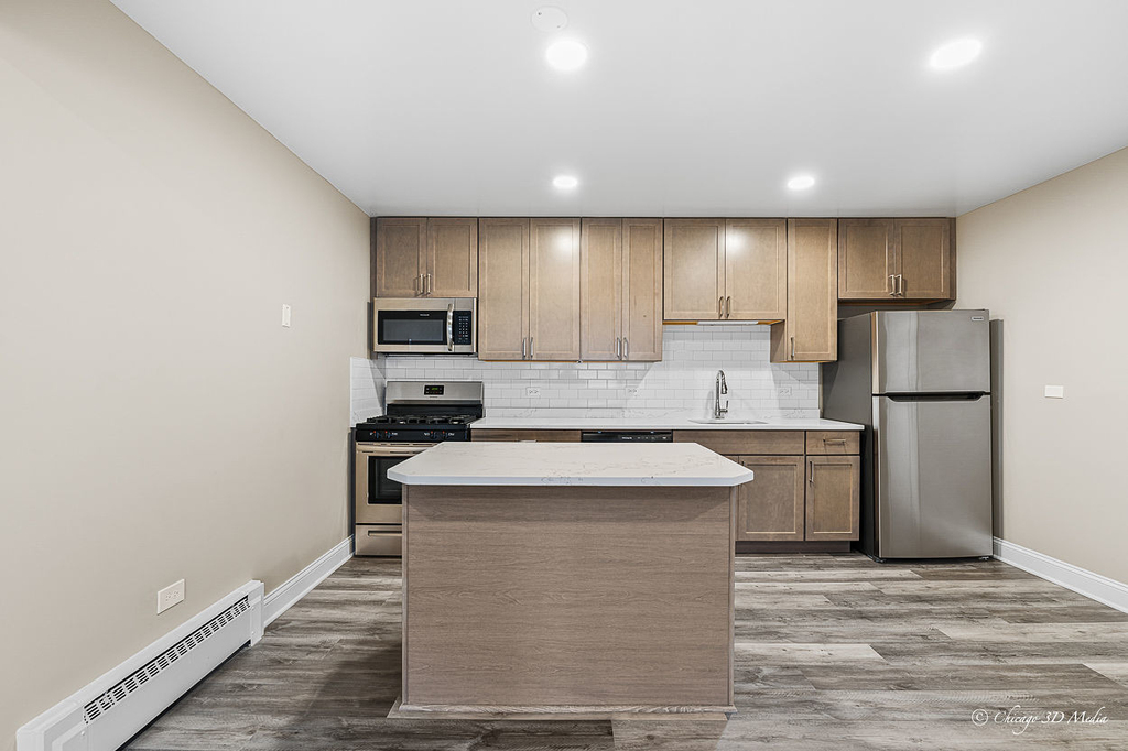 7536 W Lawrence Avenue - Photo 2