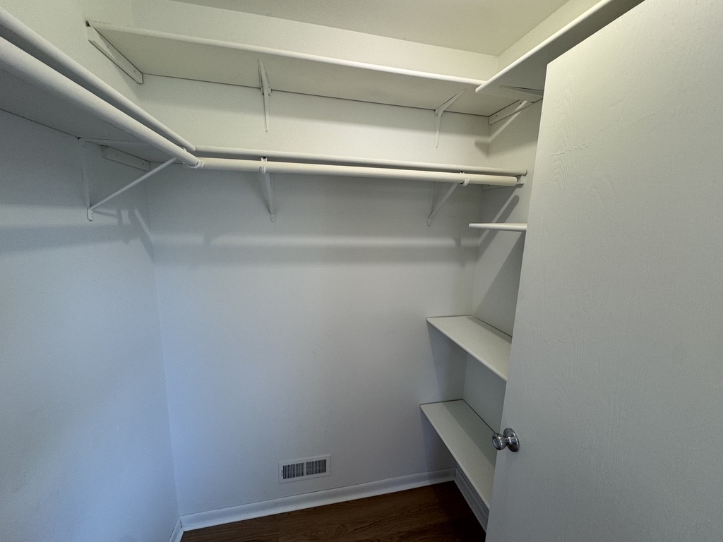 425 Beechwood Drive - Photo 4