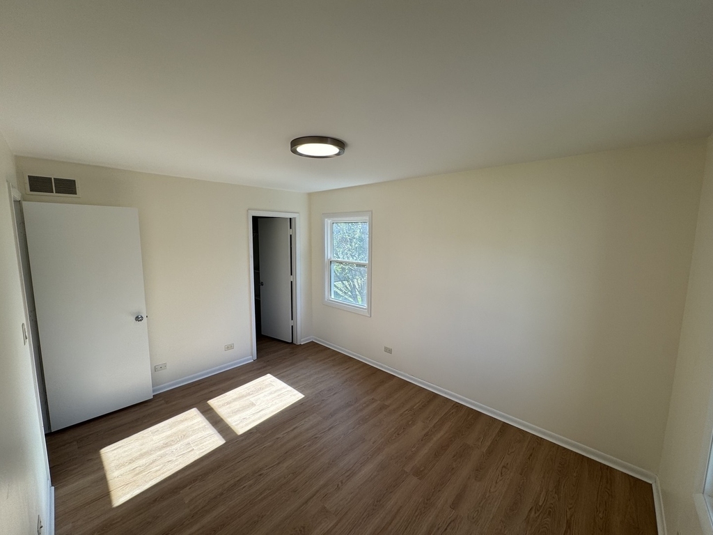 425 Beechwood Drive - Photo 3