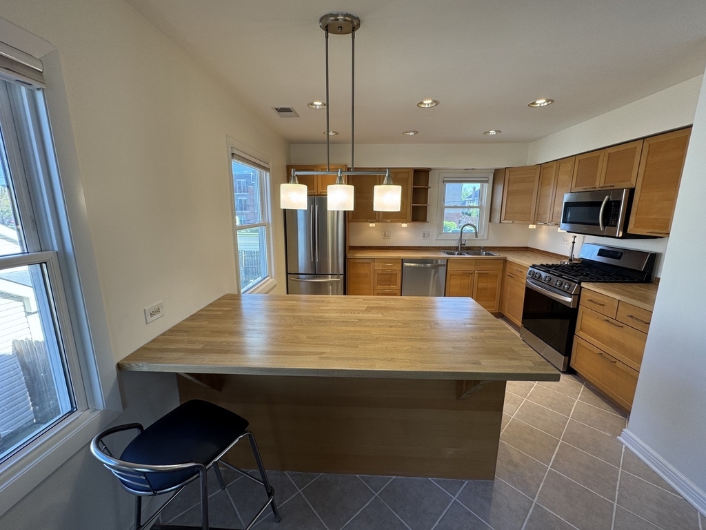 425 Beechwood Drive - Photo 2