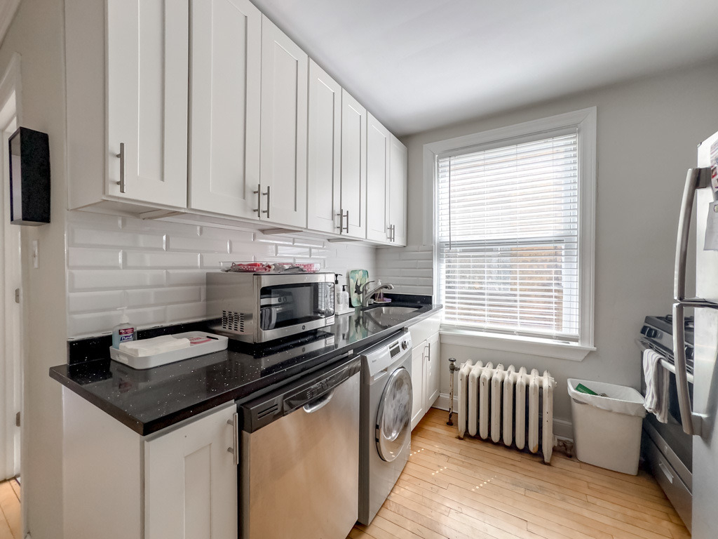 733 Elm Street - Photo 1