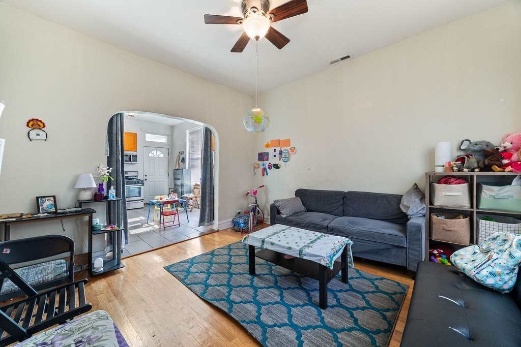928 S Claremont Avenue - Photo 5