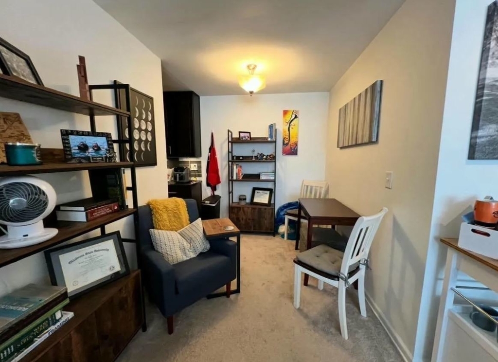 619 W Stratford Place - Photo 5