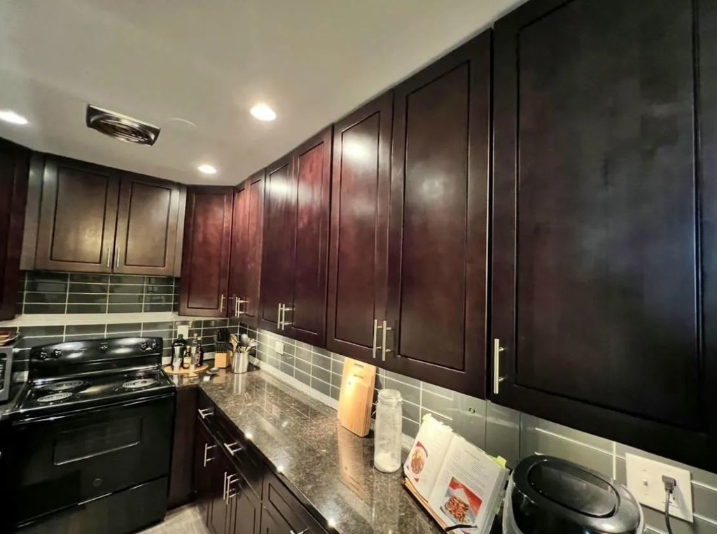 619 W Stratford Place - Photo 10