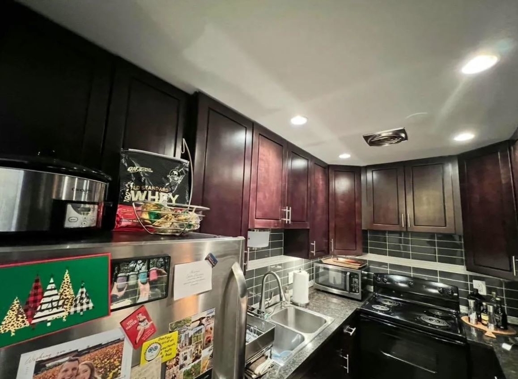 619 W Stratford Place - Photo 8