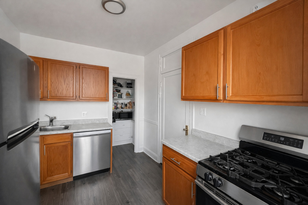 2344 W Addison Street - Photo 5
