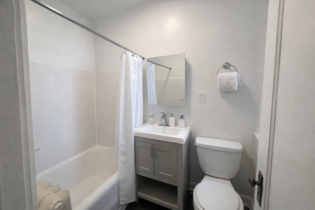 2344 W Addison Street - Photo 6
