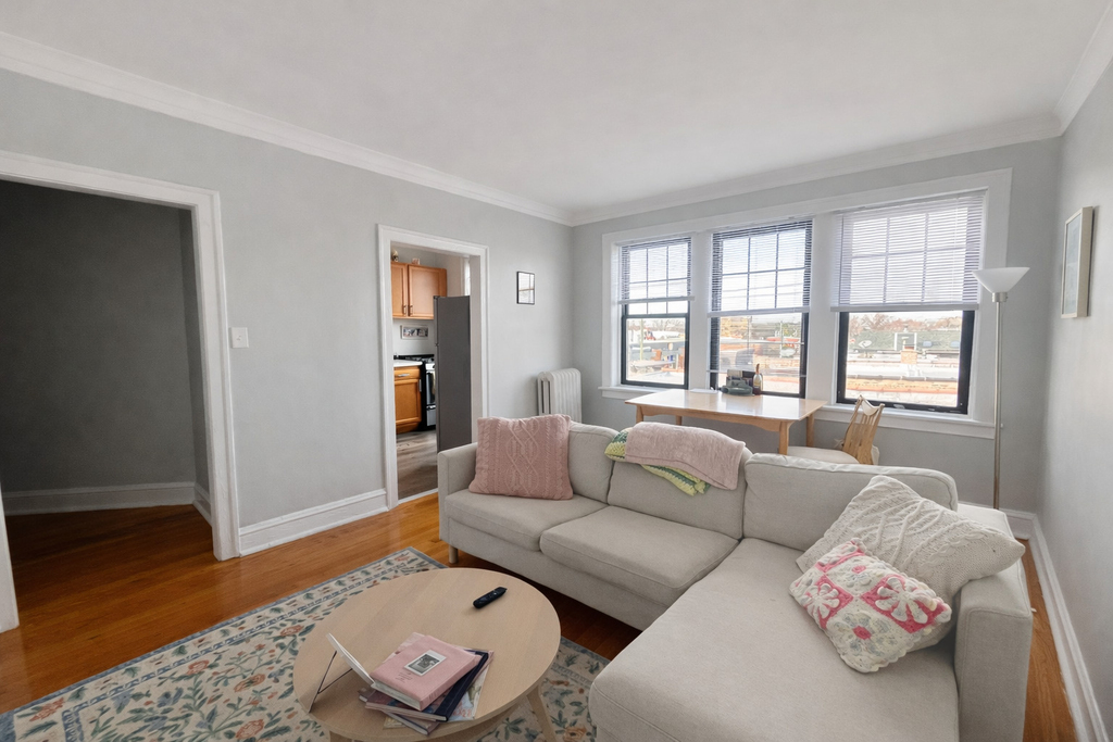 2344 W Addison Street - Photo 2
