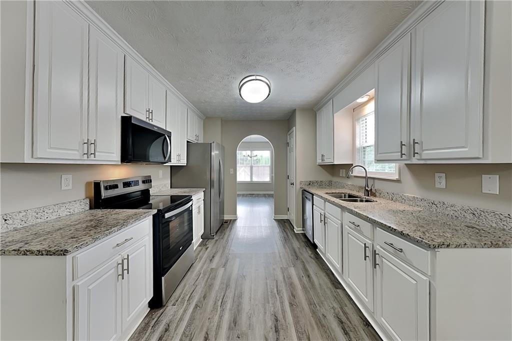 658 Castlebrooke Way - Photo 3