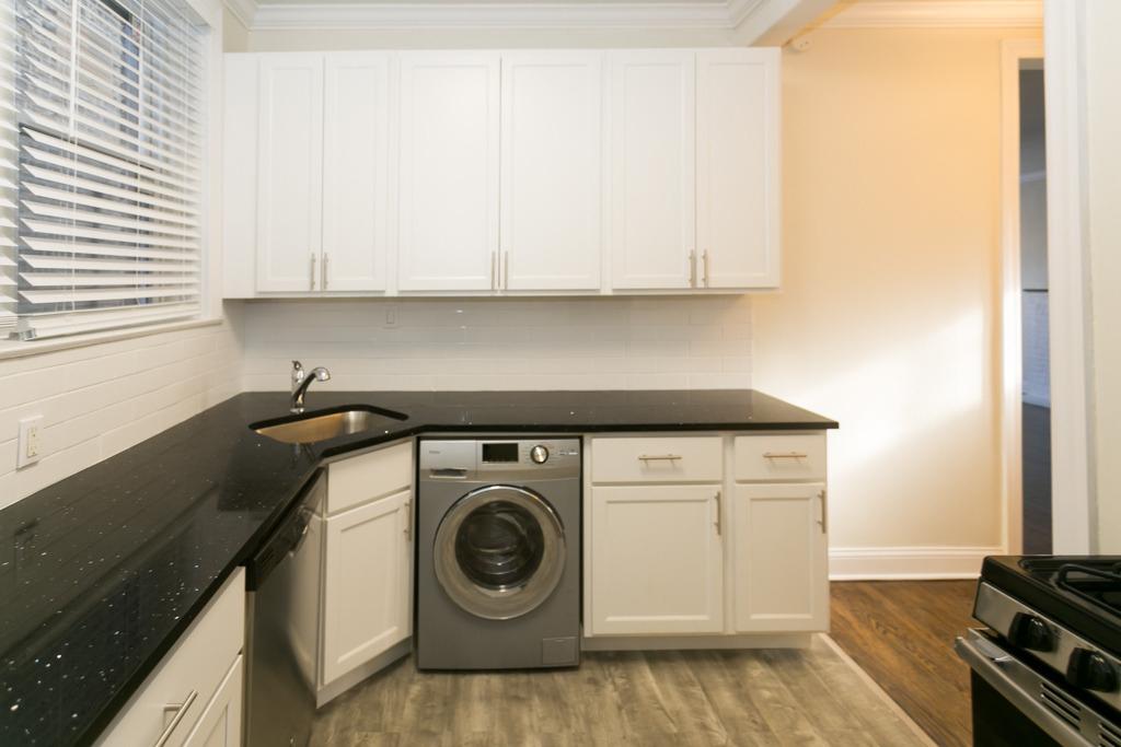 1132 Maple Avenue - Photo 2