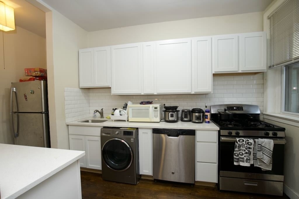 945 Judson Avenue - Photo 2