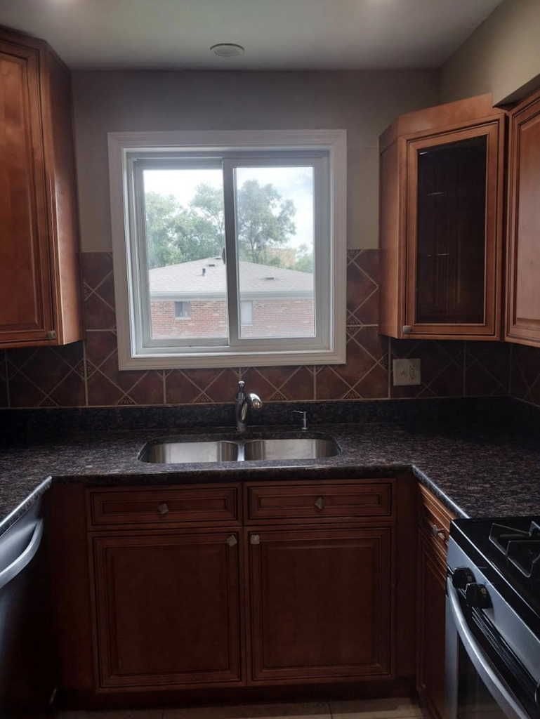 629 W 65th Street W - Photo 3