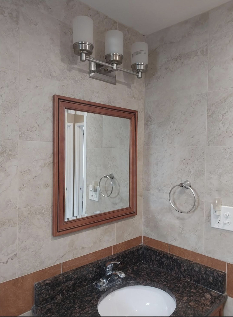 629 W 65th Street W - Photo 8