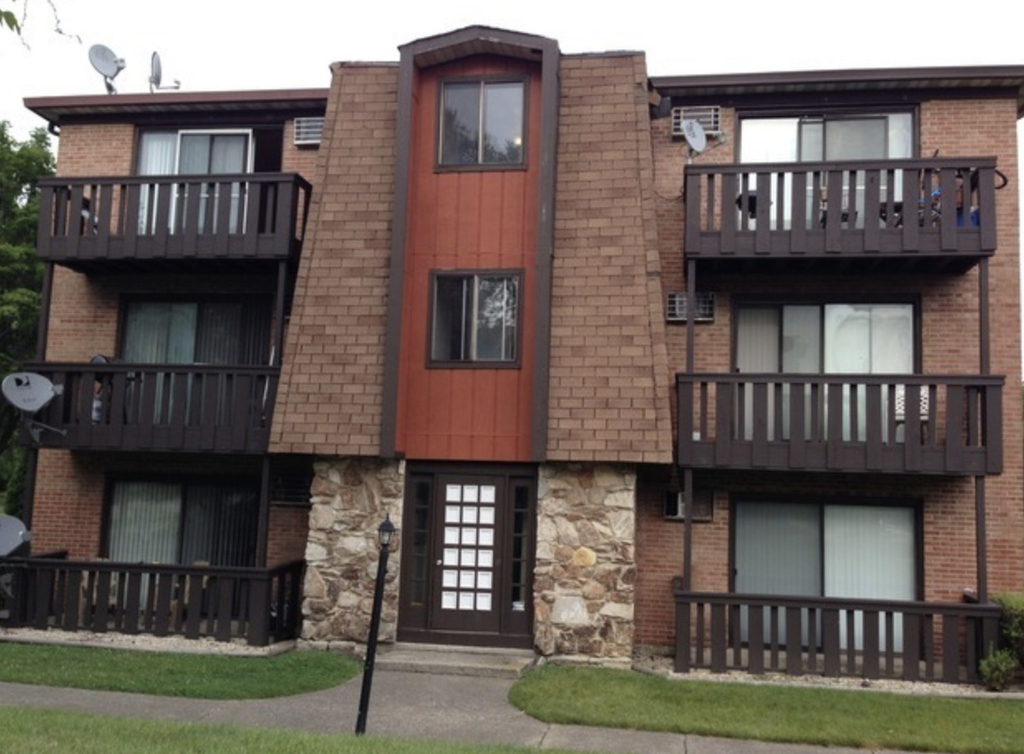629 W 65th Street W - Photo 0