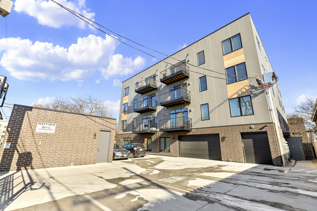 204 S Leavitt Street - Photo 21