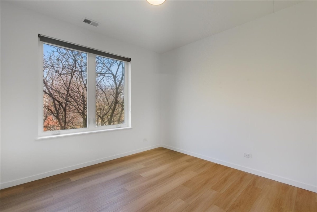 204 S Leavitt Street - Photo 14