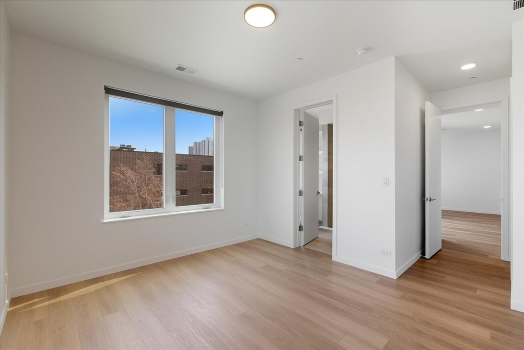 204 S Leavitt Street - Photo 9