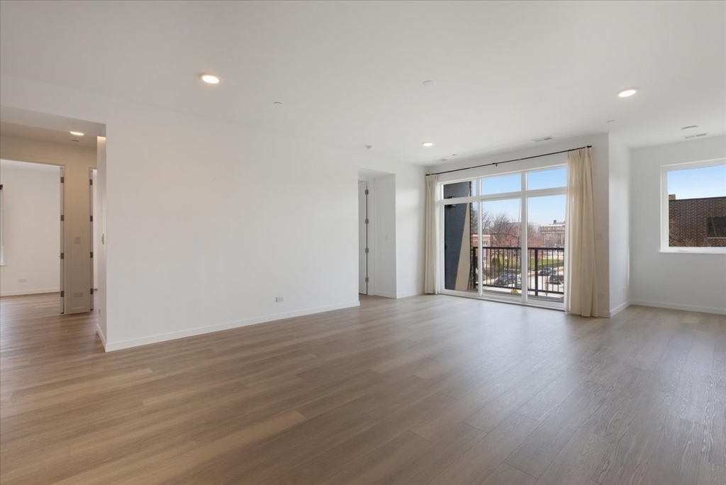 204 S Leavitt Street - Photo 1