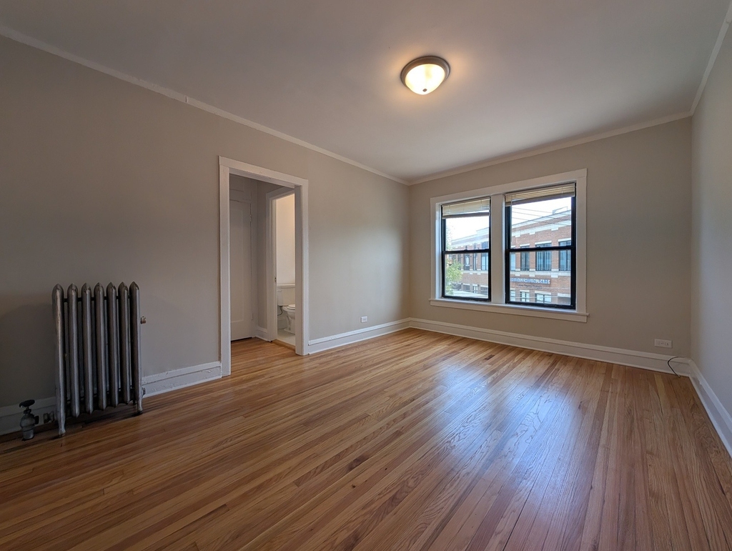 2714 N Spaulding Avenue - Photo 1