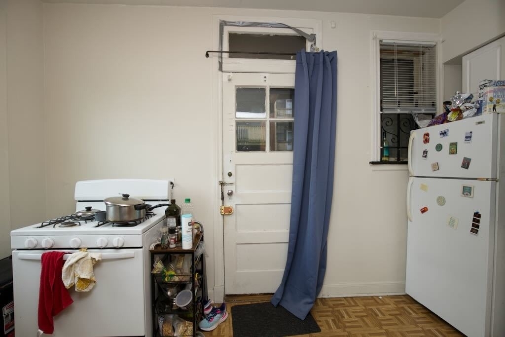 312 Lee Street - Photo 3