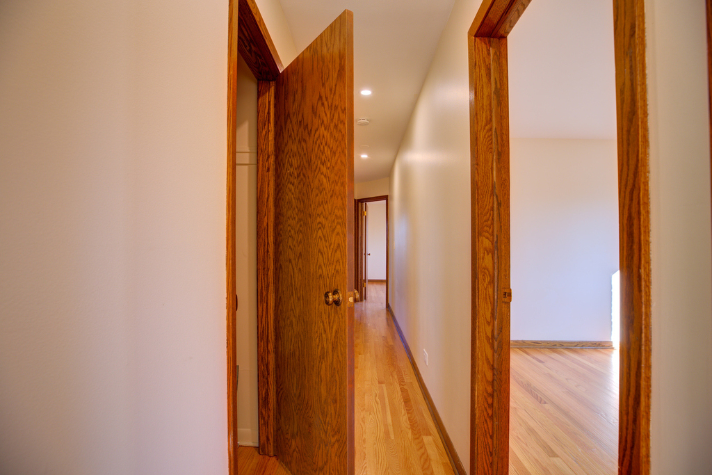 5715 N Cicero Avenue - Photo 9