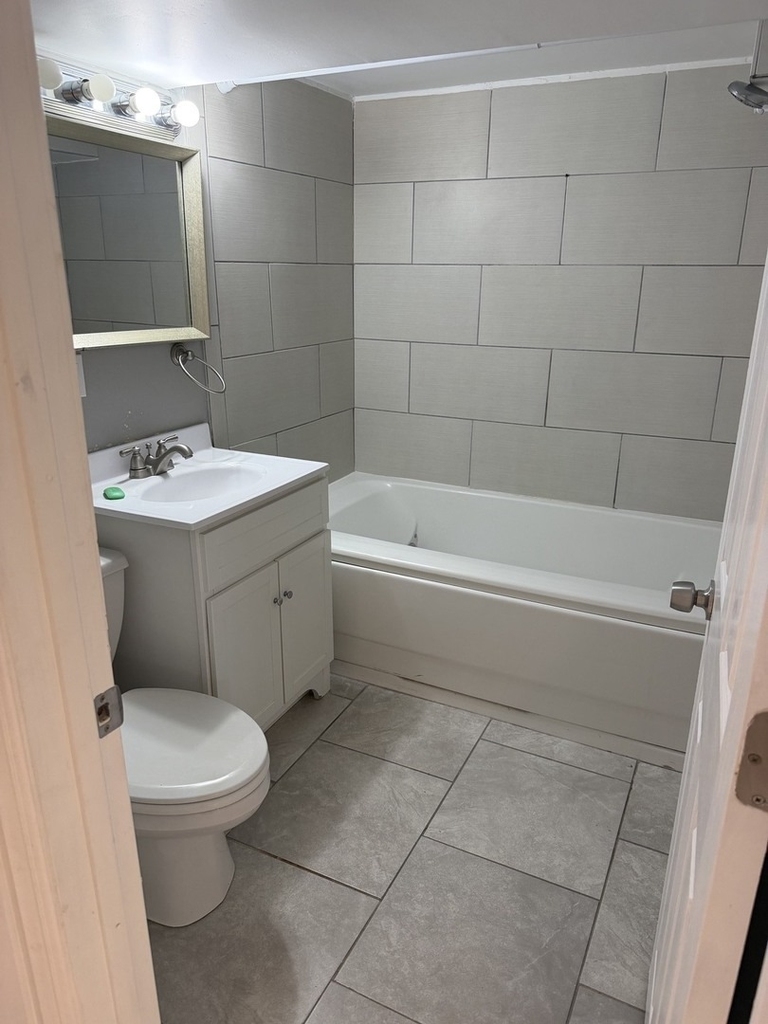 125 E North Avenue - Photo 3