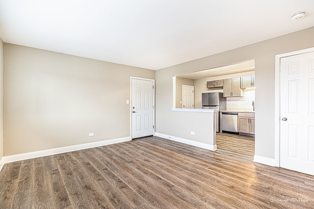 7005 W Gunnison Street - Photo 4