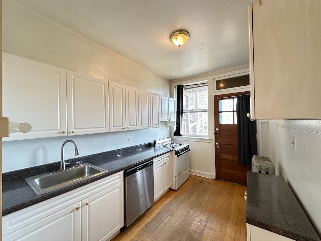 943 Judson Avenue - Photo 1