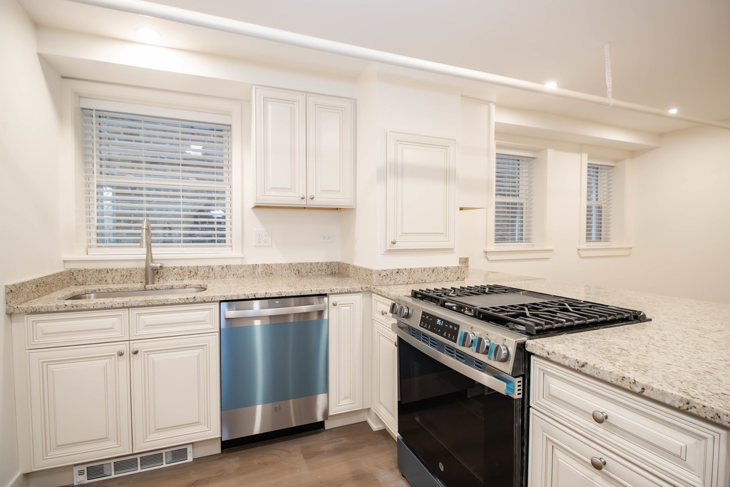 1319 W Early Avenue - Photo 5