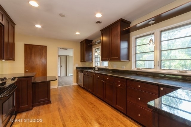 410 Prairie Avenue - Photo 8