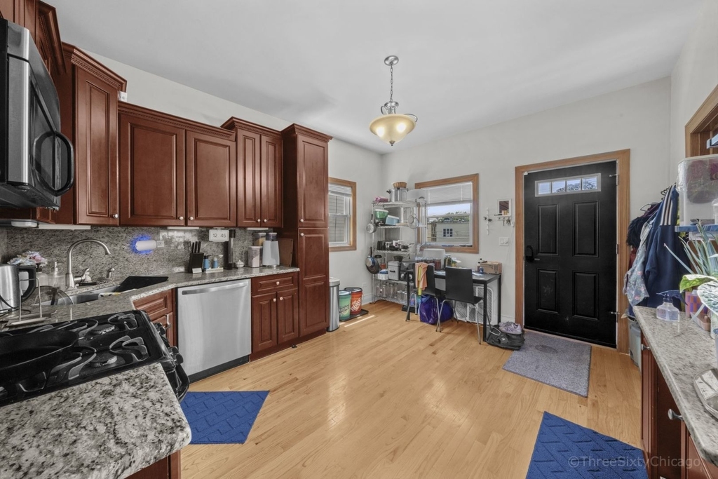 2254 N Avers Avenue - Photo 8