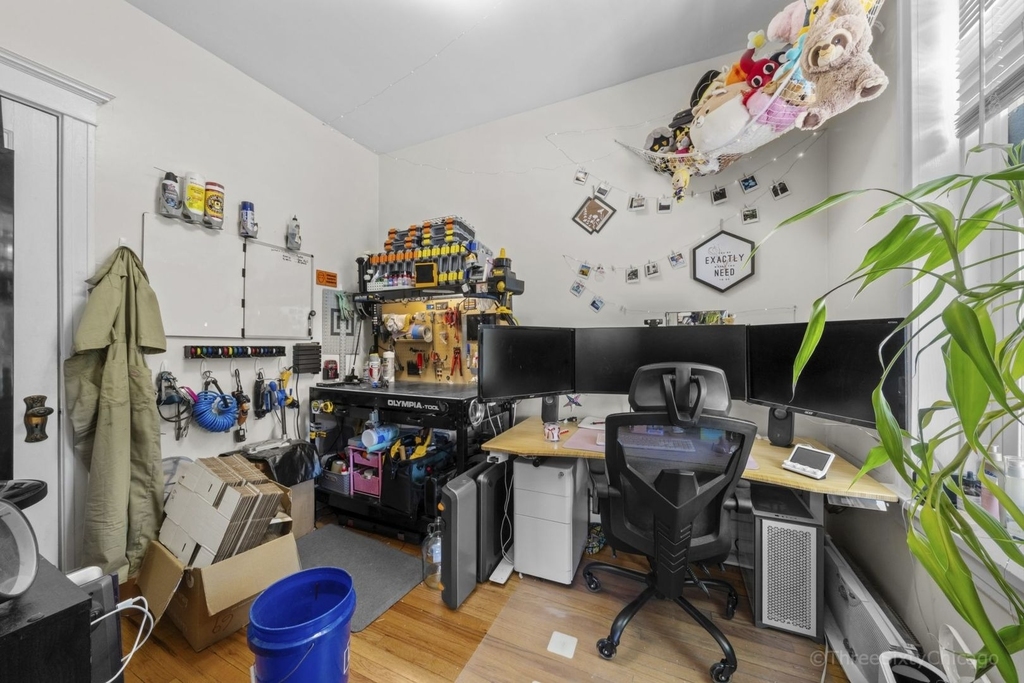 2254 N Avers Avenue - Photo 13