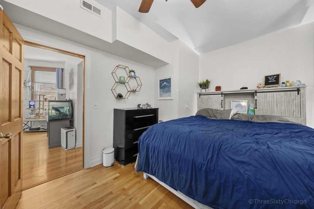 2254 N Avers Avenue - Photo 11