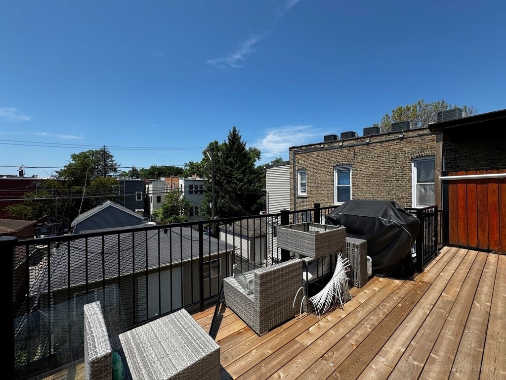 2254 N Avers Avenue - Photo 15