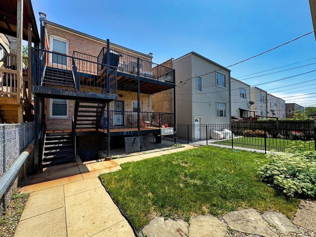 2254 N Avers Avenue - Photo 19