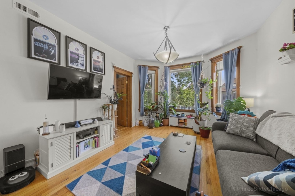 2254 N Avers Avenue - Photo 1