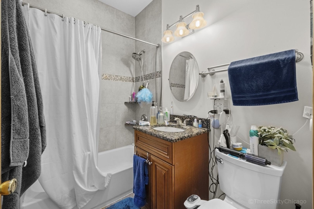 2254 N Avers Avenue - Photo 12