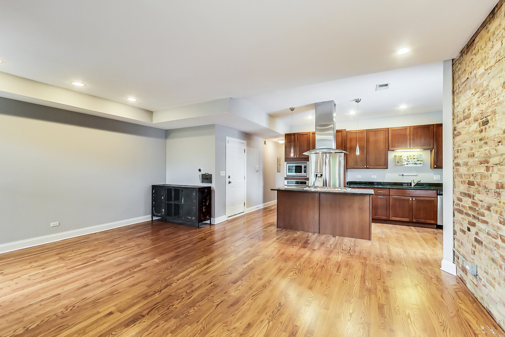 3740 N Wilton Avenue - Photo 3
