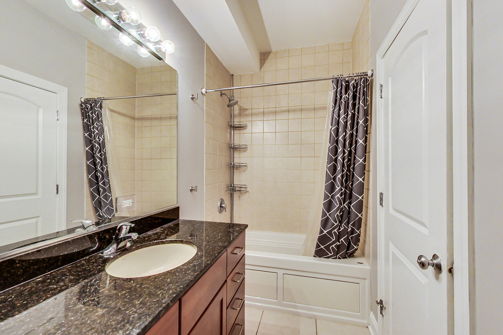 3740 N Wilton Avenue - Photo 8
